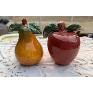 Vintage Sakura Oneida Apple & Pear Salt Pepper Shakers 2-Piece Set Earthenware